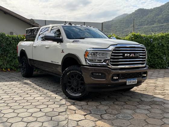 RAM 3500 6.7 I6 TURBO DIESEL LIMITED LONGHORN CD 4X4  AUTOMÁTICO